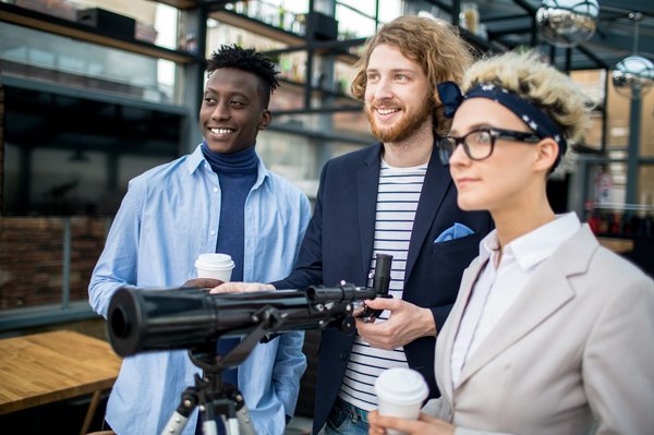 Où observer les oiseaux migrateurs dans les marais de la Camargue, France?